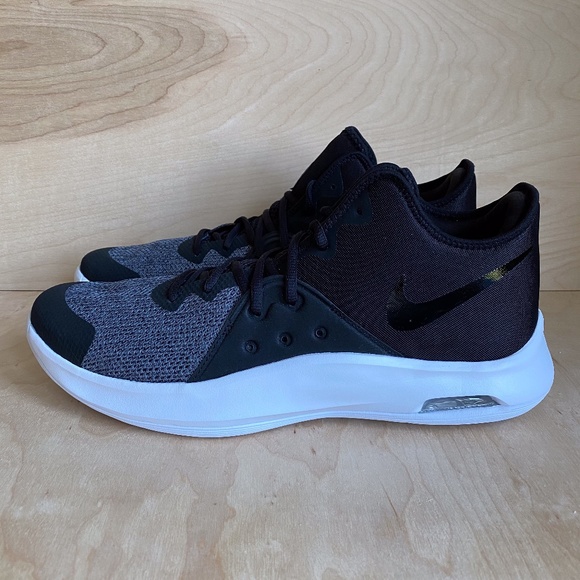 air versitile 3 nike